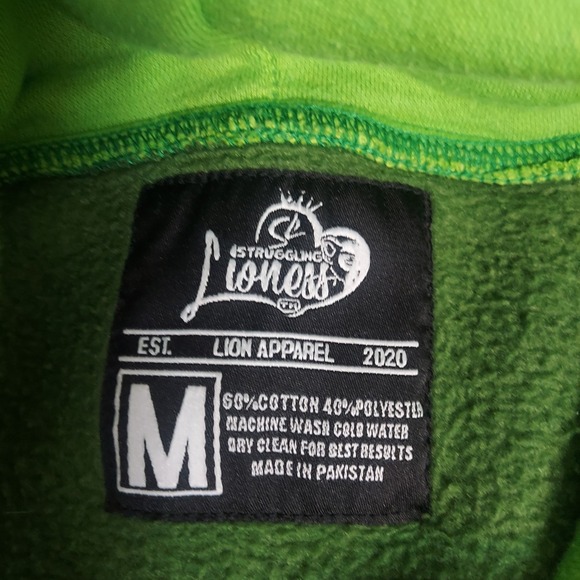Struggling Lioness The Queen Green Hoodie Medium Graphic Print Pullover - Picture 2 of 7